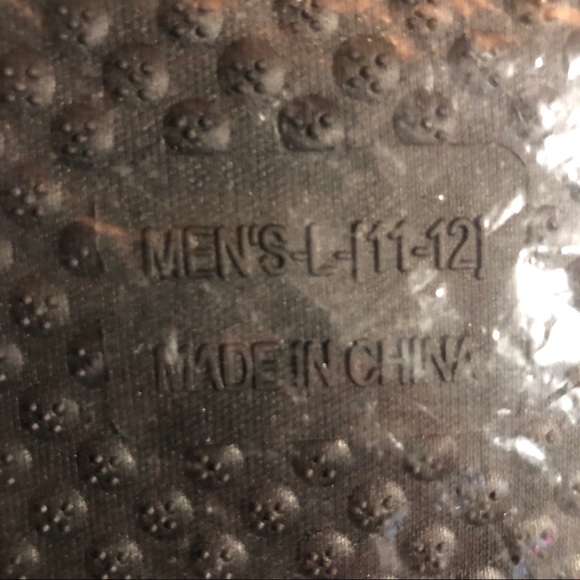 NHL 🏒 Pittsburgh Penguins FOCO Slippers - Picture 4 of 7